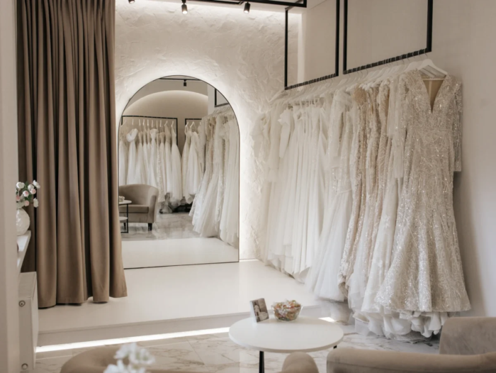 Подготовка к примерке свадебного платья